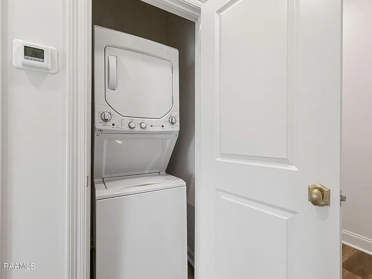 200 Prescott Blvd #302 — Photo 11