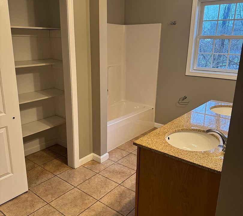 2nd image of 13-15 Westwood Dr #13