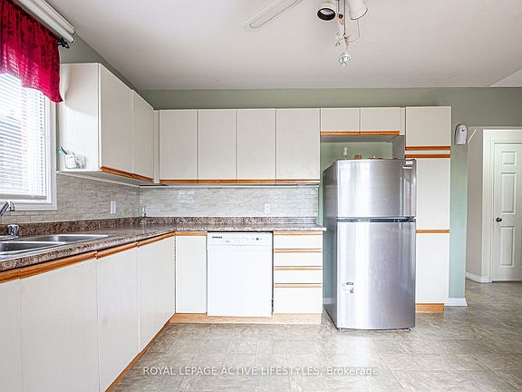 4th image of 111 Strawberry Dr