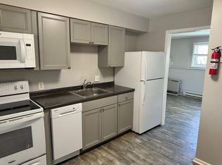 77 Seminary Hl, West Lebanon, NH 03784