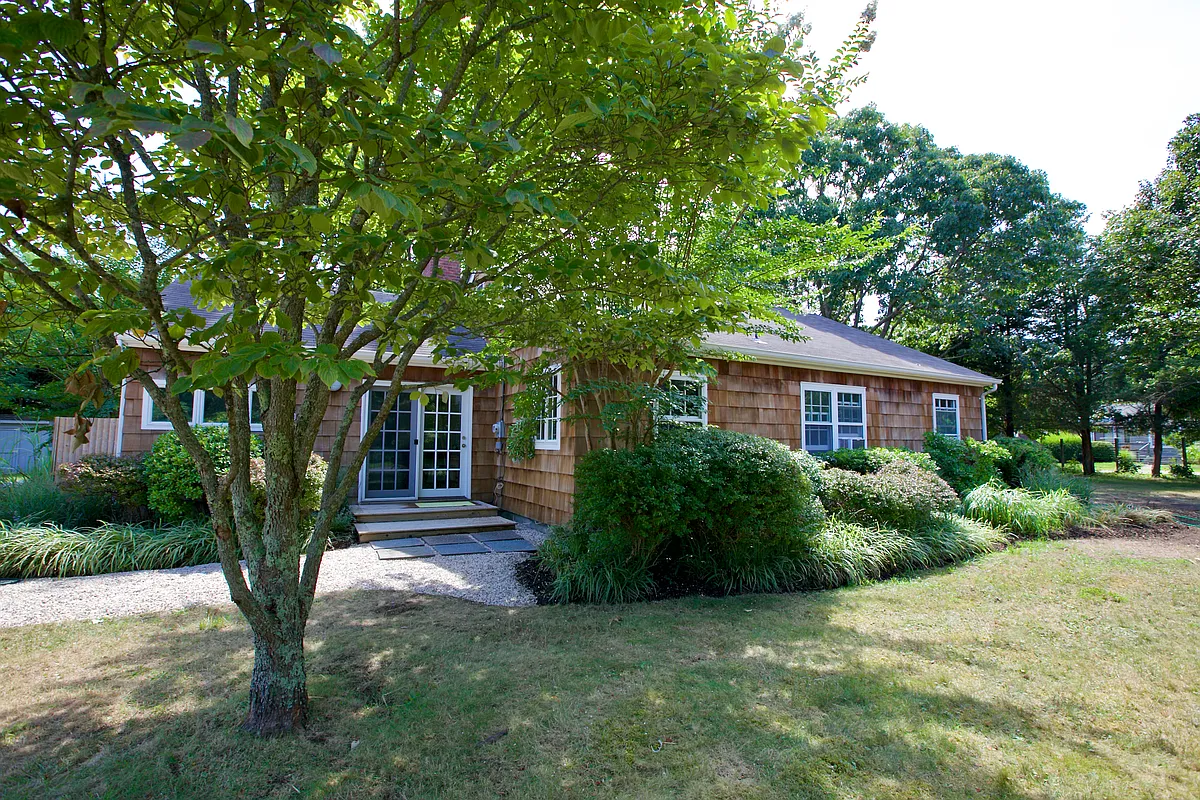 Building Photo - 7 White Birch Rd