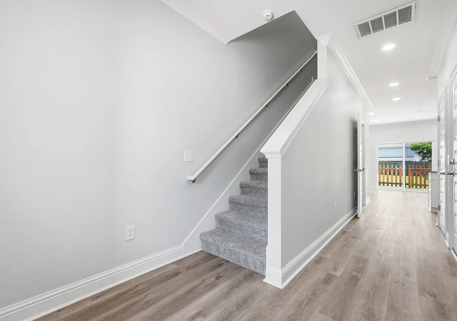 NEW Construction, be the FIRST to occupy this beautiful townhouse in Fort Walton Beach! — Photo 3