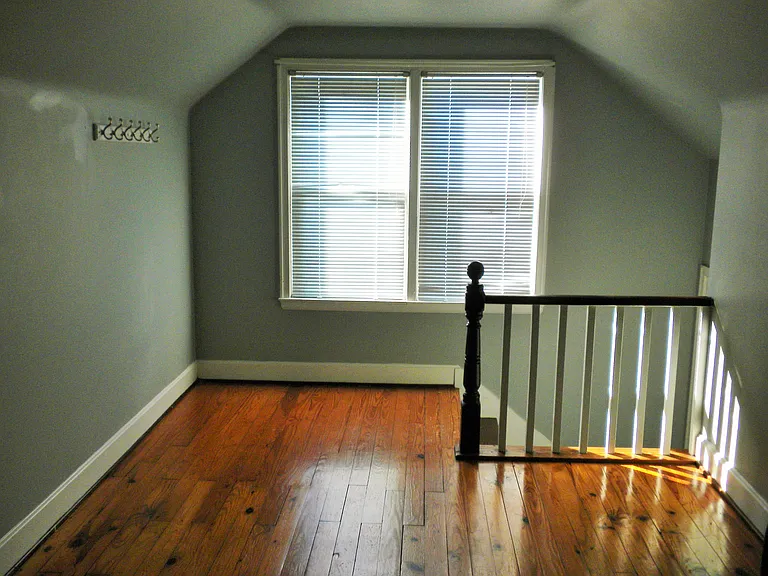 2590 E Burnett Ave — Photo 10