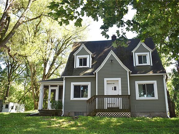 5th image of 858 Ridge Rd