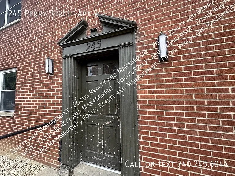 245 Perry St #9 — Photo 1
