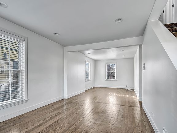 4th image of 620 Manchester Ave