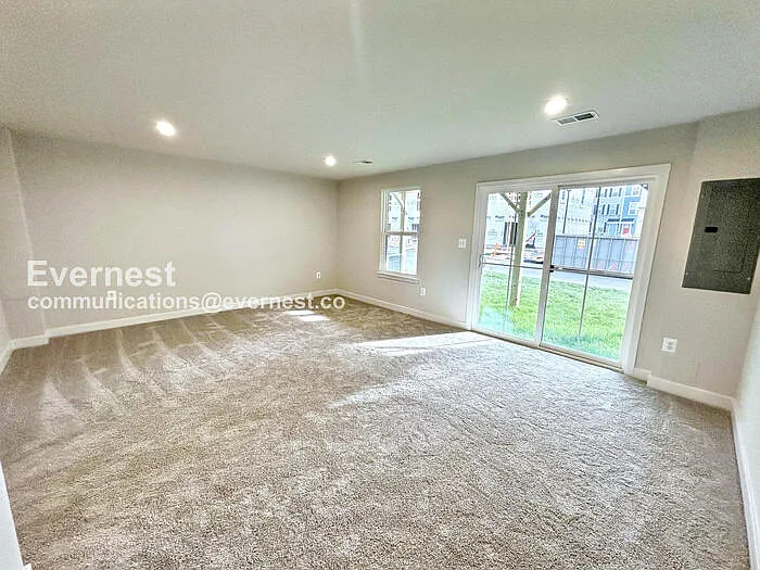 4539 Camfield Ln — Photo 12