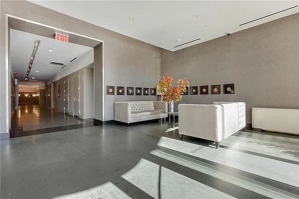 Rented by R New York | media 45