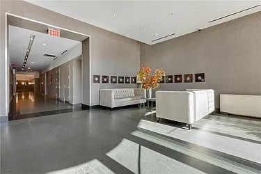 Rented by R New York