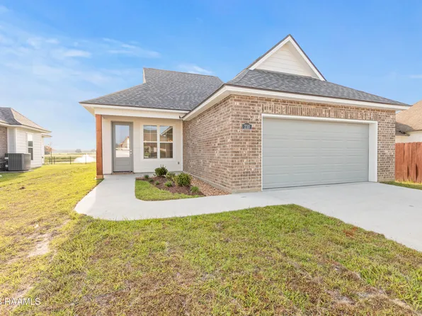 210 Carreras Ln, Maurice, LA 70555