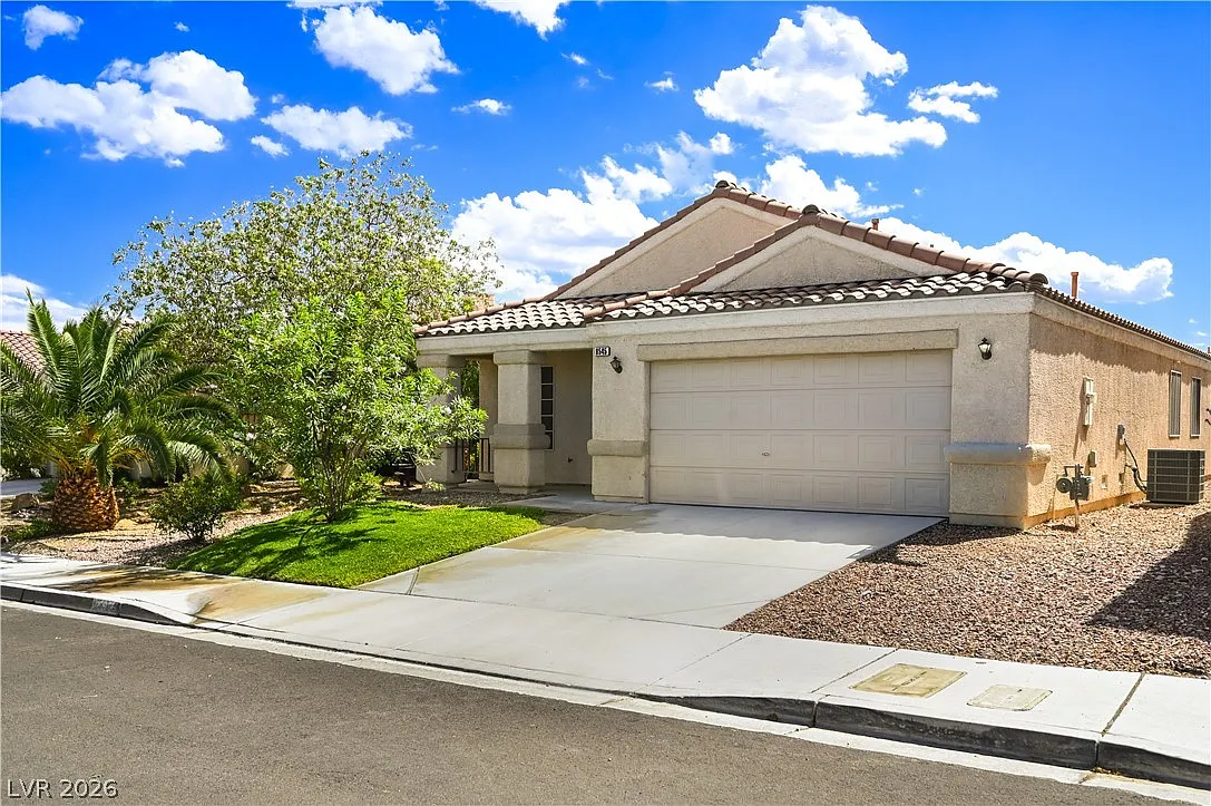 3 bed, 2.0 bath, 1547 sqft, $1,900 — Photo 3