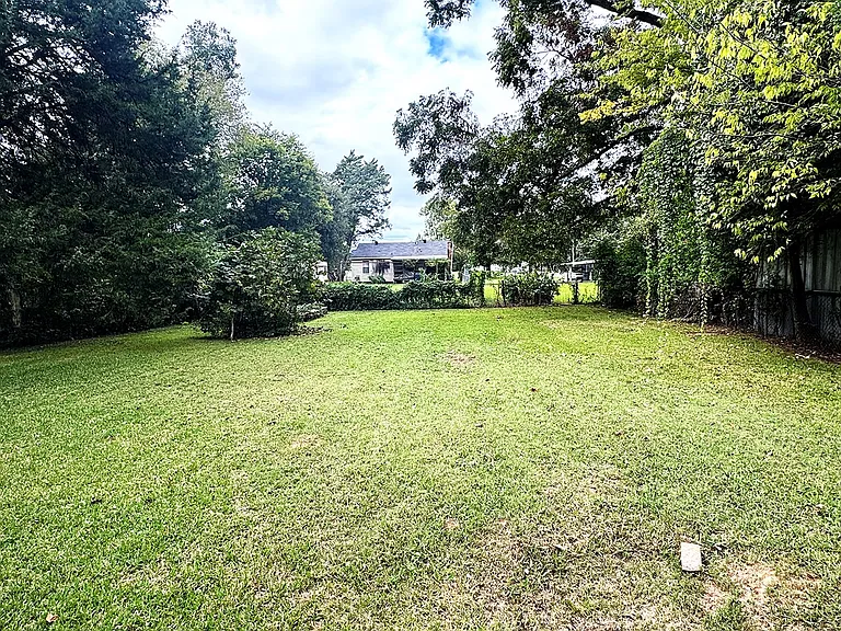 1231 Waller Ave — Photo 17