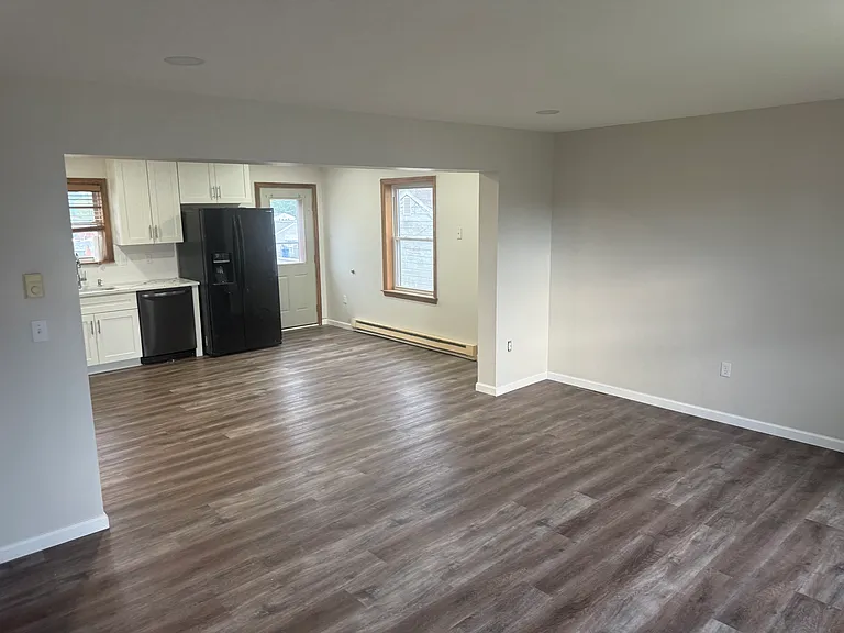 111 Allen St — Photo 13