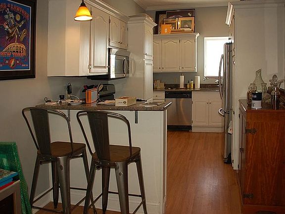 4th image of 108 Main St APT 1