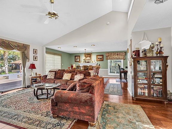 5th image of 852 Riven Oak Dr.