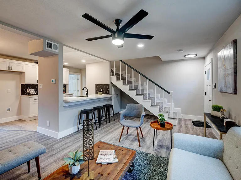 5001 Cottonwood Cir #B — Photo 6