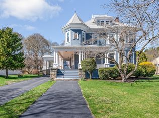 52 Oak St, Wakefield, MA 01880