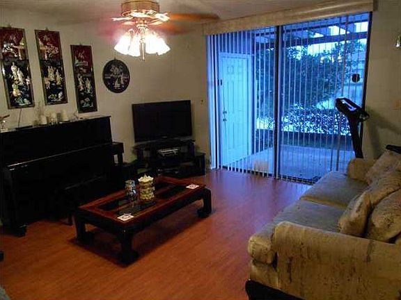 4th image of 555 NW 210th St APT 105