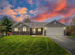 8673 Sun Bay Ct, Williamsburg, MI 49690