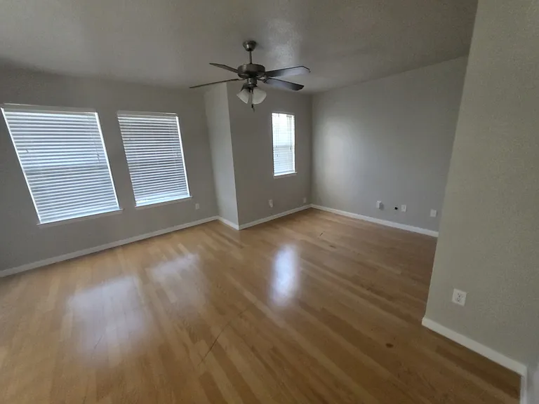 423 Wrought Iron Dr — Photo 7