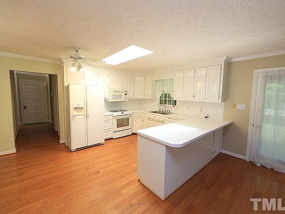 4th image of 428 Alleghany Dr