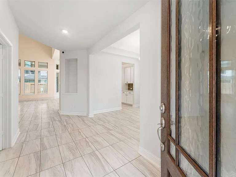 7623 Water Glen Ln — Photo 5