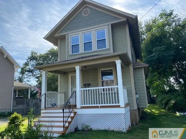 413 D St, Middlesex, NJ 08846