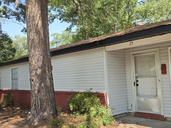25 Needles Dr, Pine Bluff, AR 71602