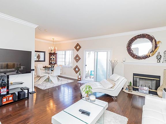 2nd image of 161 Courtyard Dr #27