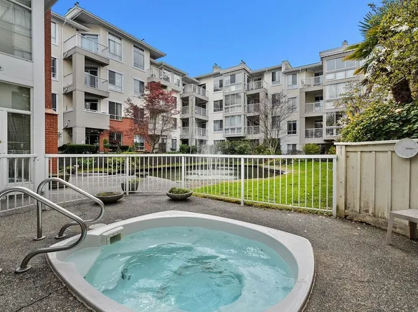 360 E 36th Ave #409, Vancouver, BC V5W 4B9