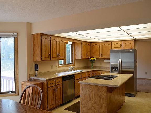 2nd image of 1673 Thornhill Ct