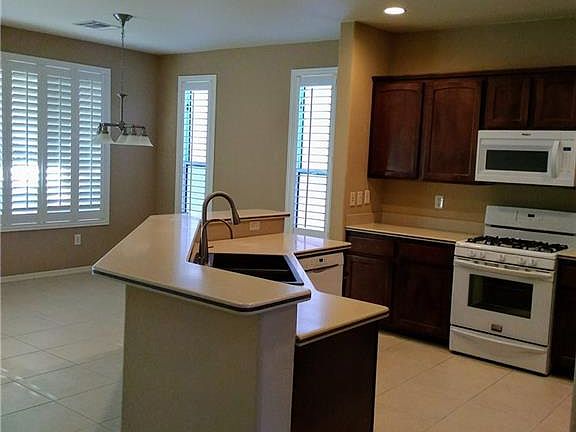 4th image of 5415 Progresso St