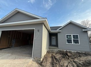 403 E Larmon St, Tolono, IL