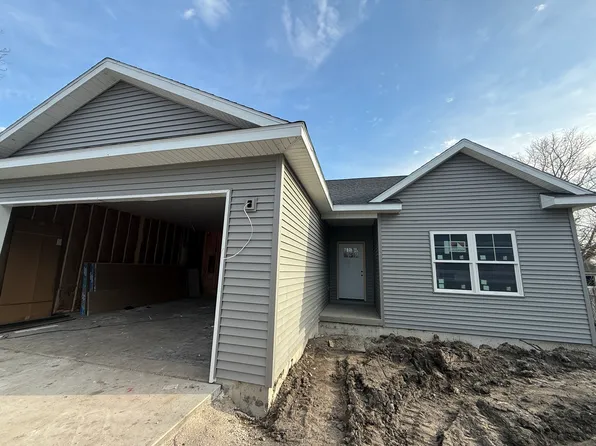 403 E Larmon St, Tolono, IL 61880