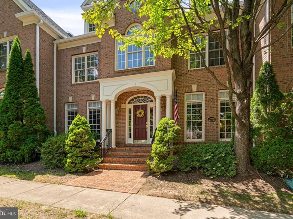3846 Farrcroft Grn, Fairfax, VA 22030