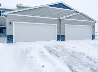 8164 E Tencate Pl, Place Sioux Falls, SD 57110