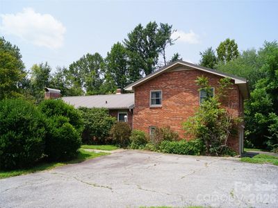 887 Upward Rd, Flat Rock, NC, 28731