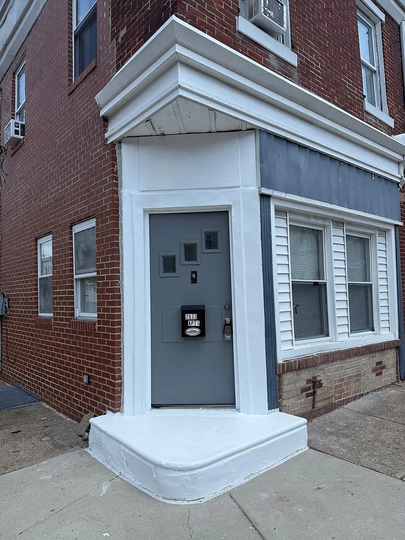 Monmouth_2633 — Photo 2
