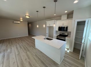 1420 SE Hankel St, Dallas, OR 97338