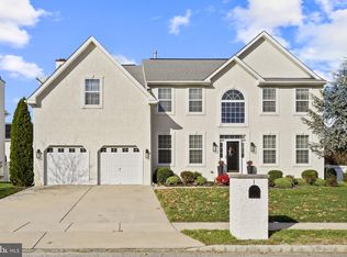 1 Duchess Dr, Sicklerville, NJ 08081