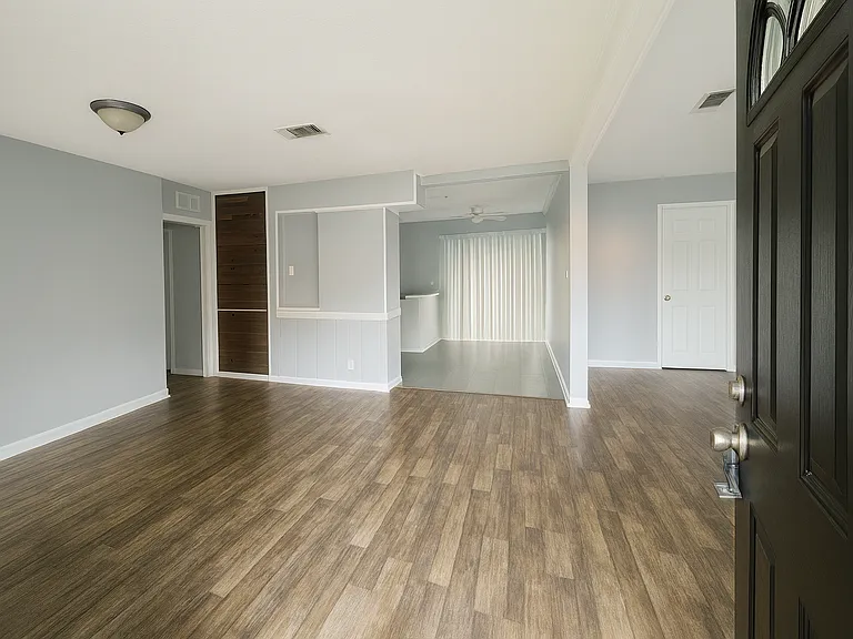 3554 Plymouth Dr — Photo 4