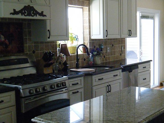 4th image of 269 Continental Ln