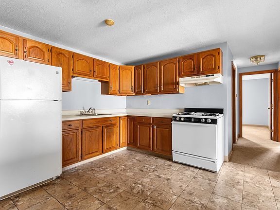 2nd image of 24 Larch St APT 8
