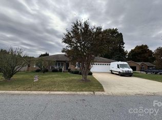 5183 Olde School Dr, Hickory, NC 28602