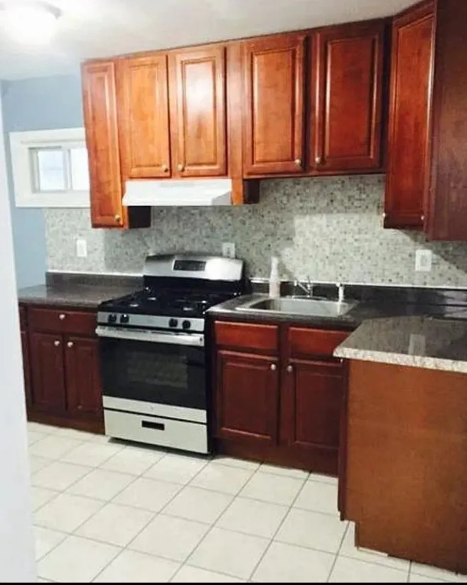 Building Photo - 730 S 15th St #1L