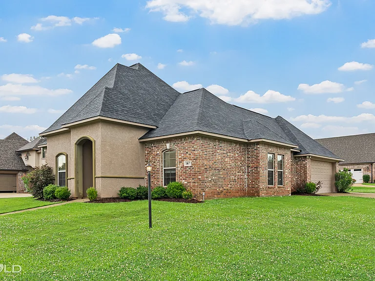1017 Green Wood Cir — Photo 4