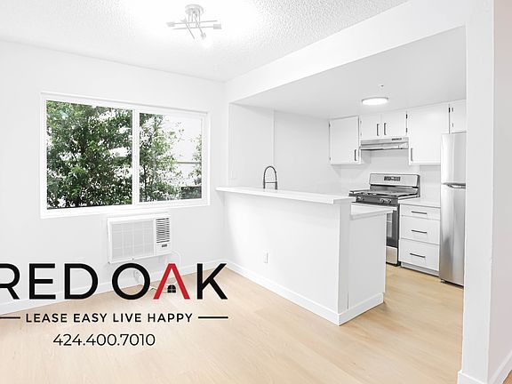 2nd image of 13910 Sayre St #10
