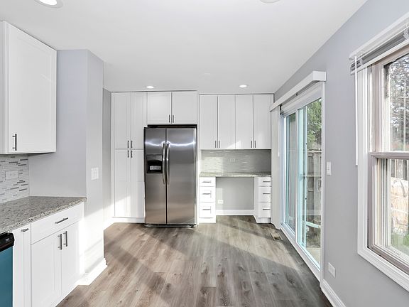 5th image of 936 Banbury Ct