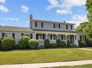 11 Sea Breeze Ter, Warwick, RI 02886