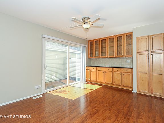 3rd image of 30W384 Oakmont Dr